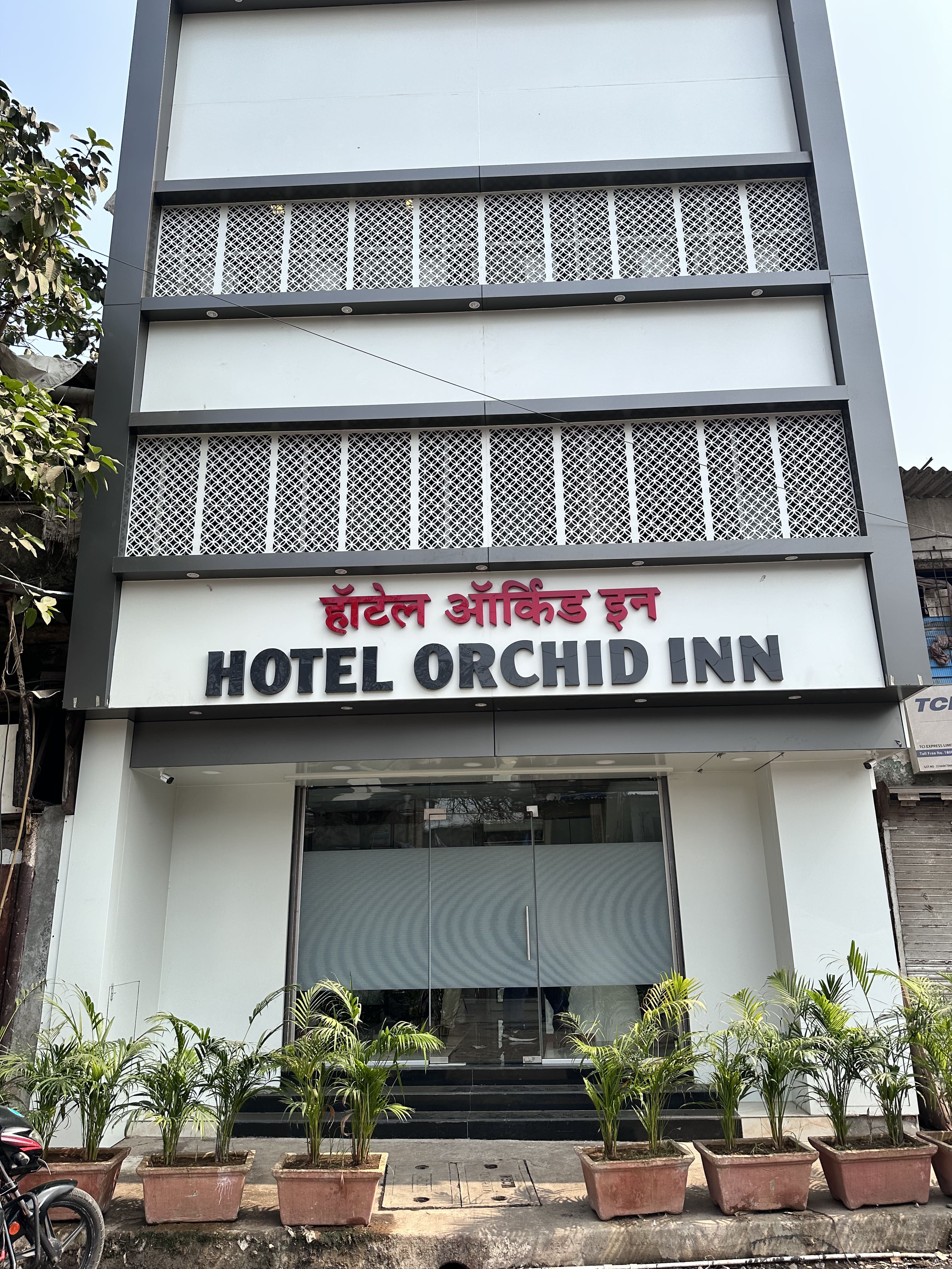 Hotel Orchid Inn